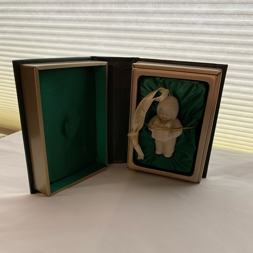 Department 56 Snowbabies Christmas ornament. Holiday decor Christmas tree